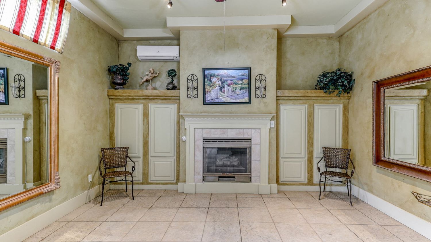 Standalone Commercial Cottage: 2437 Old Eureka Way, Redding, CA 96001